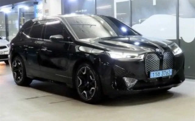 iX xDrive 50 매물 사진 6 - 2022/11 104,444km